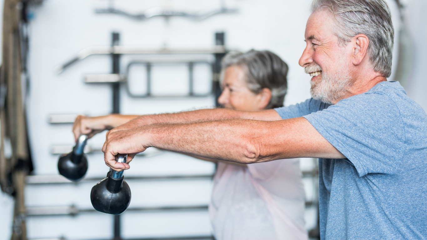 Durante um período de seis meses, os participantes realizaram exercícios de musculação duas vezes por semana. Foto/Internet