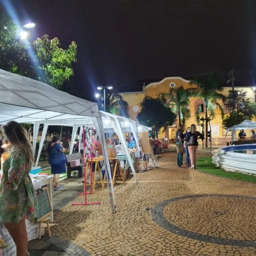 Além das barracas de artesanato e praça de alimentação, o evento também contará com brinquedos infláveis para a diversão das crianças e música ao vivo. Foto/Divulgação