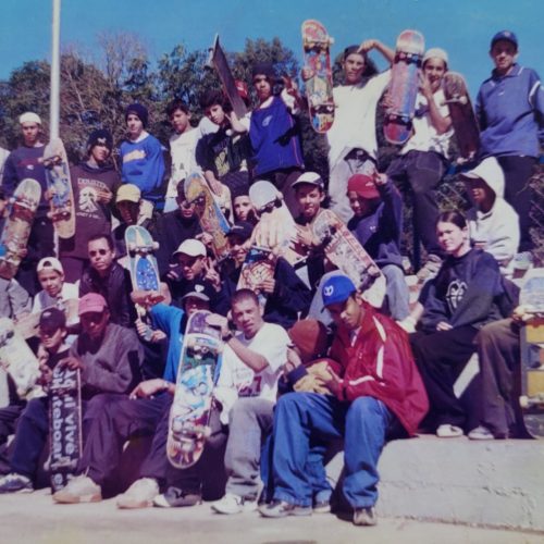 Em parceria com a Floema Produções, Mancha e o diretor geral, Maurício Herman, reuniram um vasto acervo de fotos, documentos, VHS e fanzines da época. Foto/Arquivo Pessoal